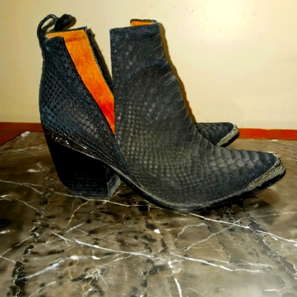 Jeffrey Campbell Booties - Picture 2 of 13